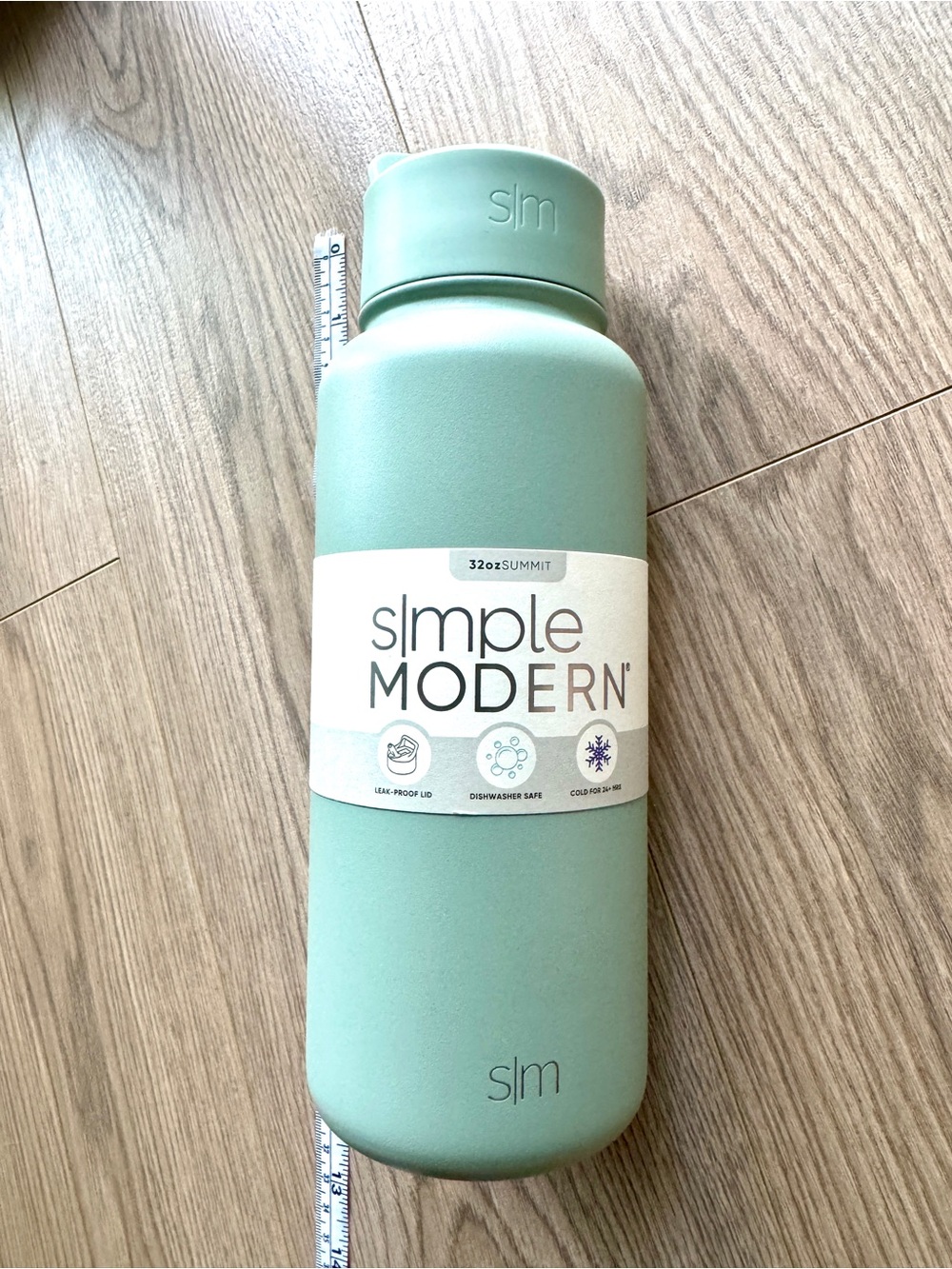 Simple Modern 32oz Summit Bottle in Seafoam Green